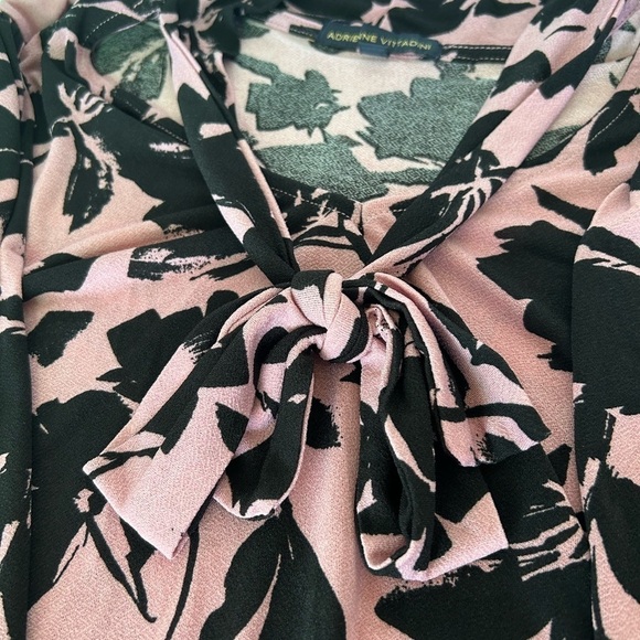 NWOT Adrienne Vittadini Knit Blouse Pink  Black Floral Design and Tie Front - Picture 7 of 7